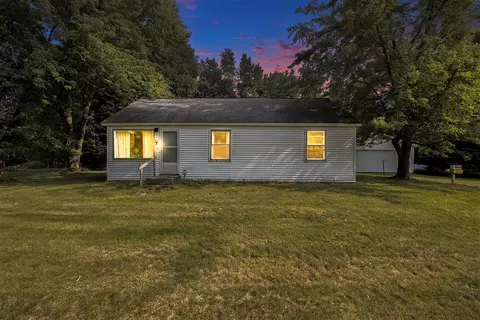 6555 W 24th St, Fremont, MI 49412