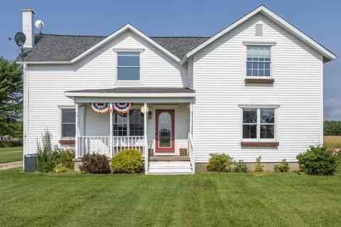 23069 220th Ave, Paris, MI 49338