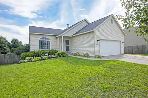 205 Pine Meadow Dr, Belding, MI 48809 photo 2