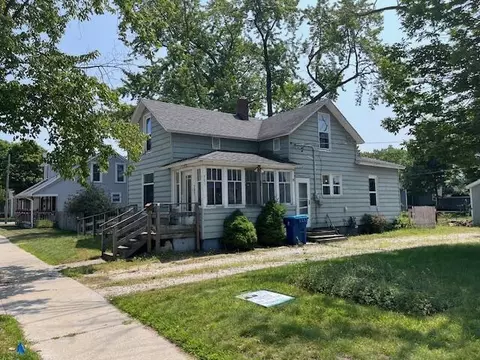 303 W Tinkham Ave, Ludington, MI 49431