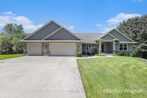 9230 76th St SE, Alto, MI 49302