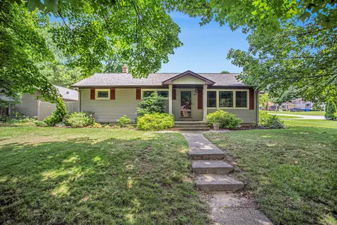 127 Cherry Ln, Battle Creek, MI 49015