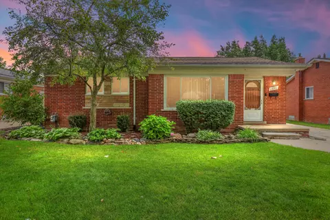 6640 Plainfield St, Dearborn Heights, MI 48127