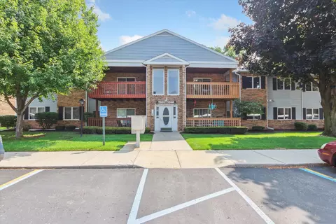 1326 Shoemaker Dr, Westland, MI 48185