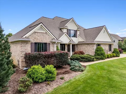 9316 Mockingbird Ln, Saline, MI 48176