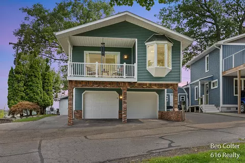 6595 Golfside Ct, Saranac, MI 48881