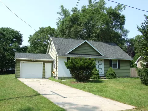 3525 Roosevelt Rd, Norton Shores, MI 49441