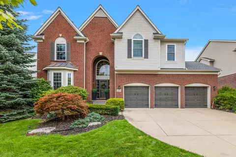 16953 Courville Dr, Northville, MI 48168
