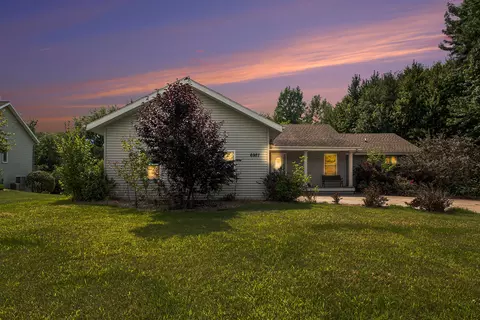 6987 Glen Creek Dr SE, Caledonia, MI 49316
