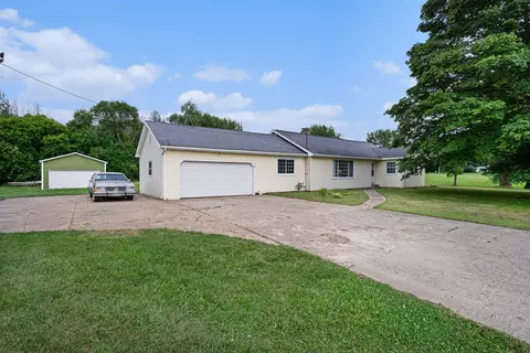 2533 12th St, Shelbyville, MI 49344