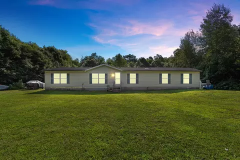 4390 W 104th St, Grant, MI 49327