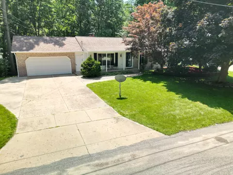 1170 Springwood Dr SE, Grand Rapids, MI 49508