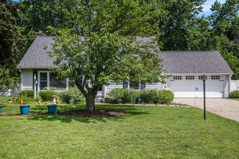 367 E 26th St, Holland, MI 49423