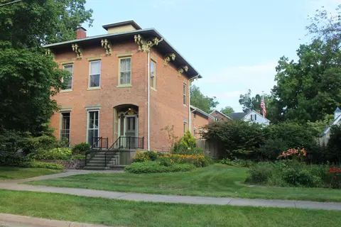 316 South St, Jonesville, MI 49250