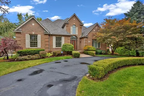 3687 Lakewood Shores Dr, Howell, MI 48843