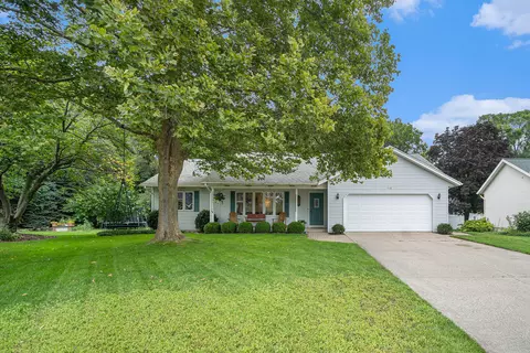 710 N Meadow Dr, Holland, MI 49423