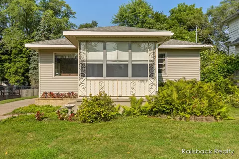 1355 Edith NE, Grand Rapids, MI 49505