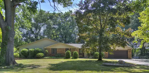 5485 Draper Rd, Jackson, MI 49201