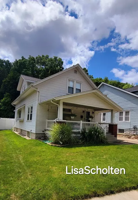 1432 Walker Ave NW, Grand Rapids, MI 49504