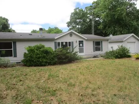 1516 M 63, Benton Harbor, MI 49022