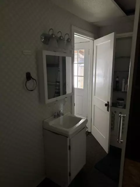 721 Caton Ave, Adrian, MI 49221 photo 14