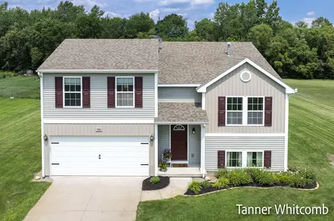 7583 Mountain Pine Dr NE, Cedar Springs, MI 49319
