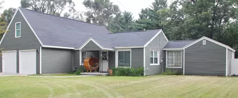 578 W River Rd, Muskegon, MI 49445
