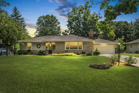 2525 Ferdon Rd, Kalamazoo, MI 49008