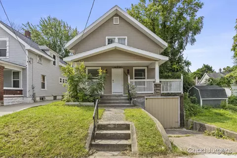1058 Sherman St SE, Grand Rapids, MI 49506
