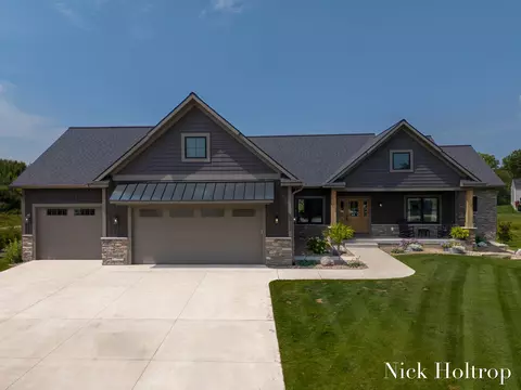 5512 Sunshine St, Allendale, MI 49401