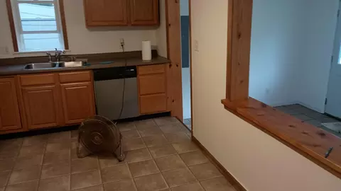 Kitchen - 39495 Willis Rd, Belleville, MI 48111 photo 2 of 7