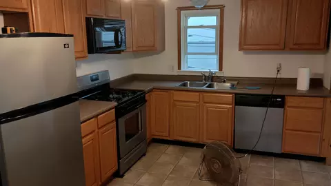 Kitchen - 39495 Willis Rd, Belleville, MI 48111 photo 3 of 7