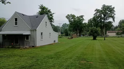 Exterior - 39495 Willis Rd, Belleville, MI 48111 photo 9 of 36