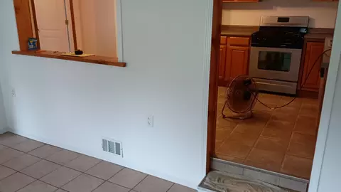 Kitchen - 39495 Willis Rd, Belleville, MI 48111 photo 1 of 7