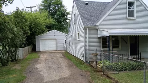 Exterior - 39495 Willis Rd, Belleville, MI 48111 photo 14 of 36