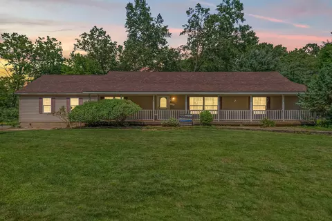 7578 Greenwood Rd, Jackson, MI 49201