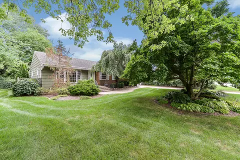 2567 Dayton Dr, Ann Arbor, MI 48108