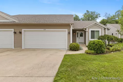 234 High Ridge Ct, Middleville, MI 49333