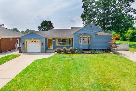 2320 Grange Rd, Trenton, MI 48183