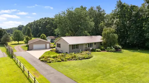 3119 Whipple Rd, Jackson, MI 49201