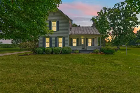 461 N Briggs Rd, Quincy, MI 49082
