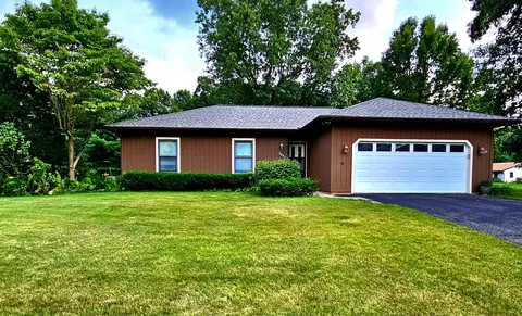 300 Hidden Forest Ln, Battle Creek, MI 49014