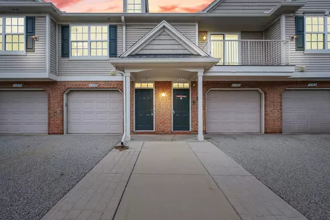 11337 N Woods Dr, Shelby Township, MI 48317