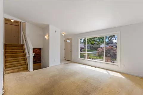 9341 Elm St, Taylor, MI 48180 photo 8