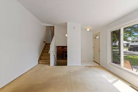 9341 Elm St, Taylor, MI 48180 photo 6