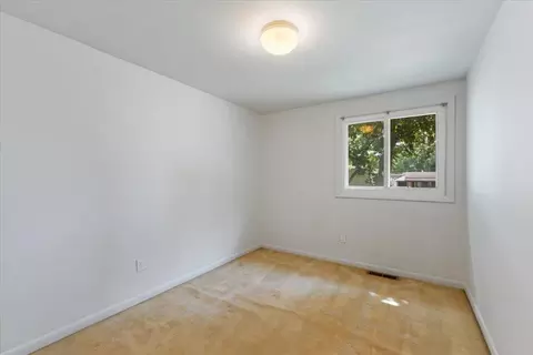 9341 Elm St, Taylor, MI 48180 photo 14