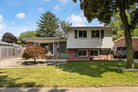 9341 Elm St, Taylor, MI 48180 photo 2
