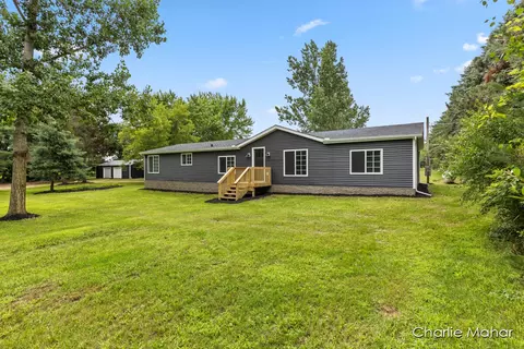 5015 W Hillis Rd, Stanton, MI 48888 photo 2