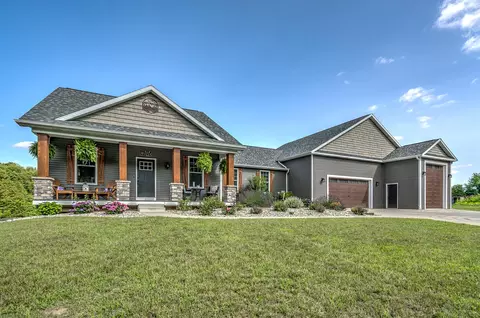 12207 Enzian Rd, Plainwell, MI 49080