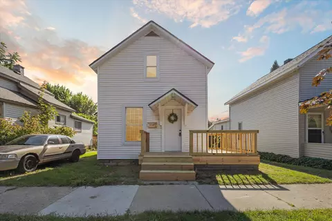1428 Broadway Ave NW, Grand Rapids, MI 49504